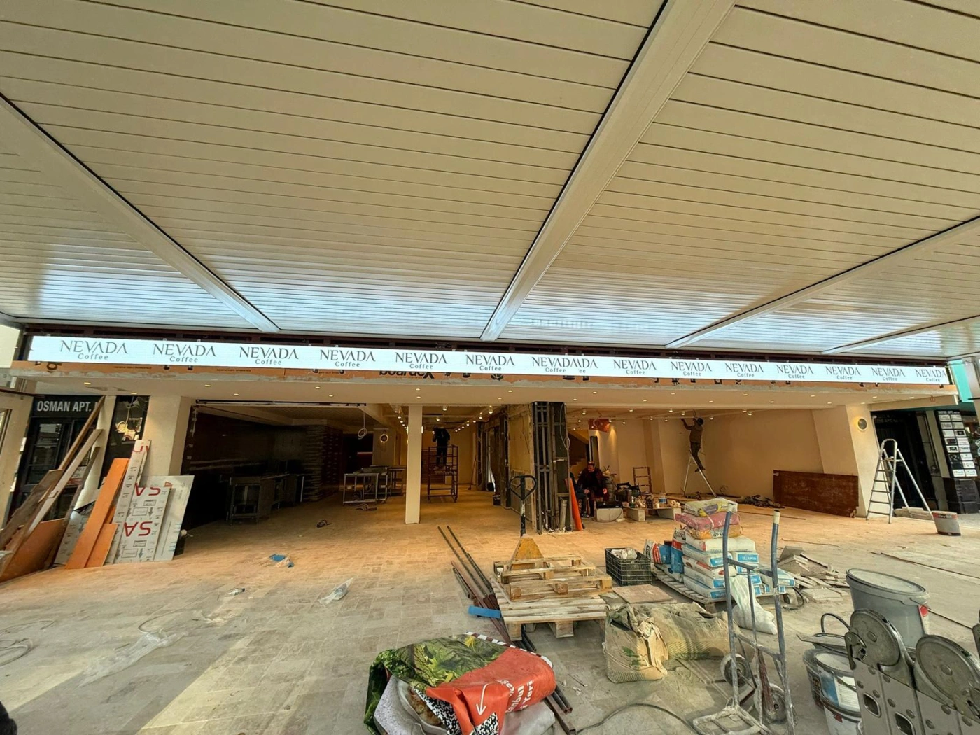 İstanbul Mecidiyeköy Neveda Cafe P1.86 mm 